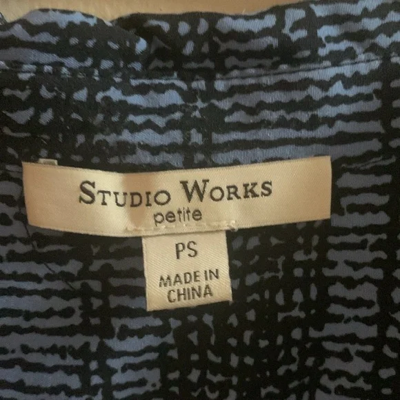 Women’s top - Picture 2 of 3